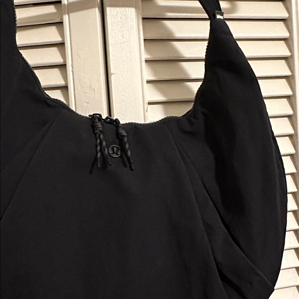 lululemon Black pleated shoulder bag 10L